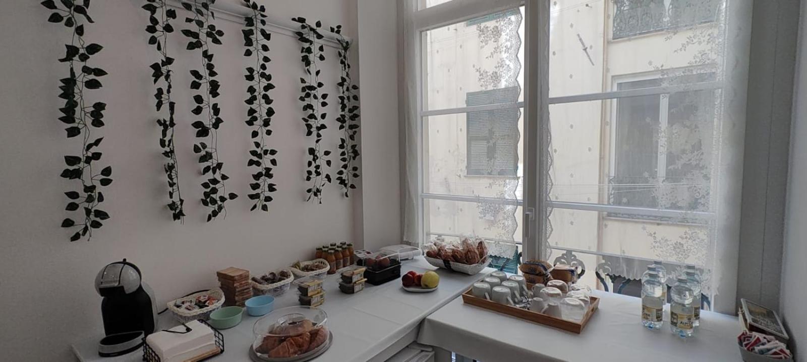 Le Quattro Stagioni Bed & Breakfast Genoa Exterior photo